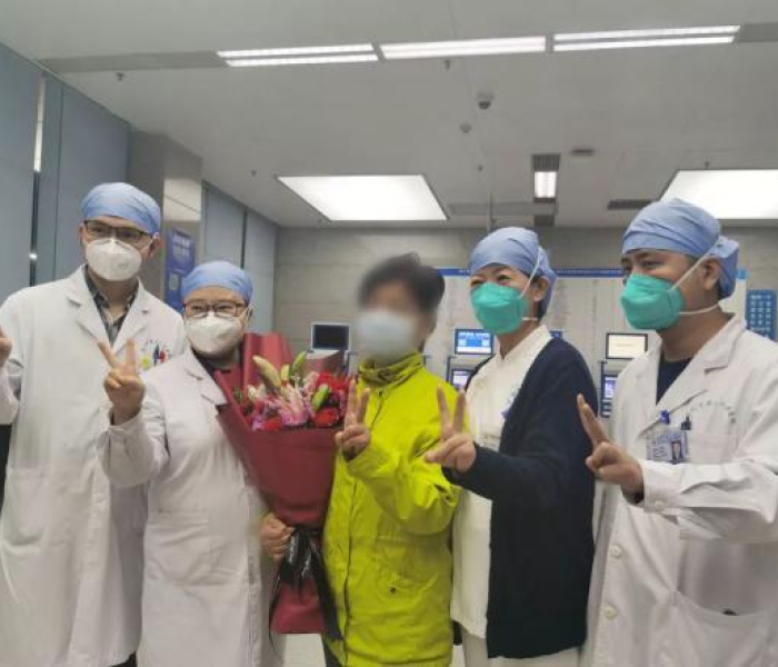 给大家讲解“炸 金花房卡模式代理”详细房卡教程