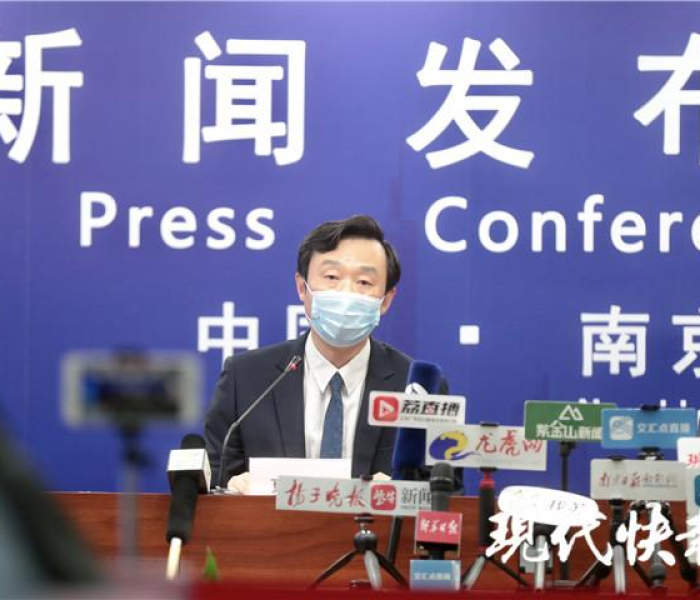 房卡必备教程“微信开炸 金花群房卡上哪里充”详细房卡教程