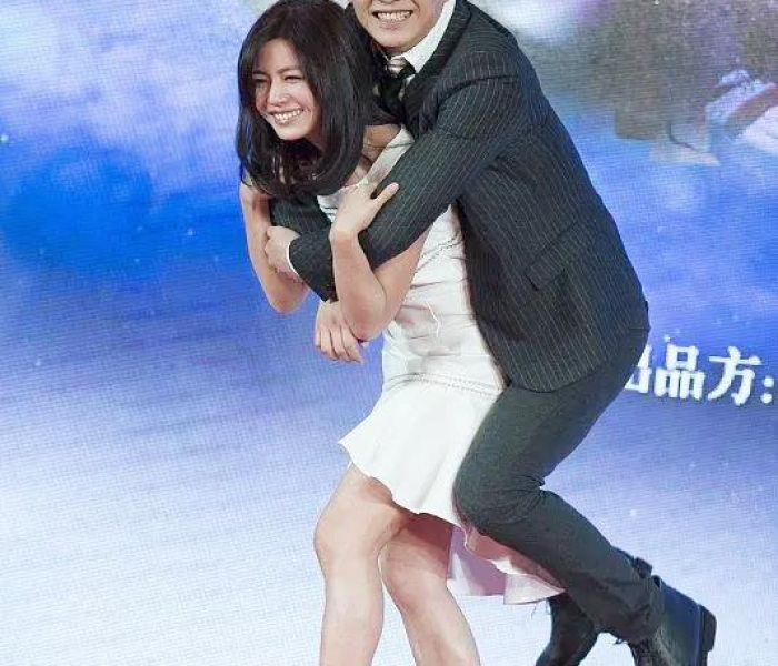 房卡必备教程“微信牛牛房卡充值购买”详细房卡教程