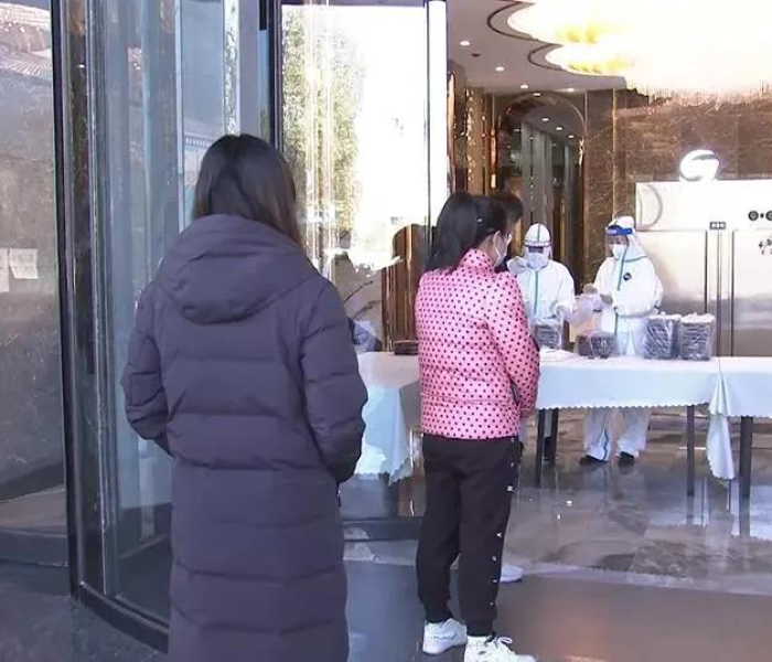 【北京5人旅行团返京未及时报告/北京5人旅行团返京未及时报告核酸】