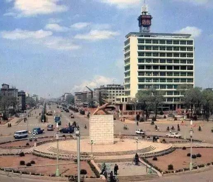 【首享科技大厦4层中国移动电话/首享科技大厦4层中国移动电话是多少】