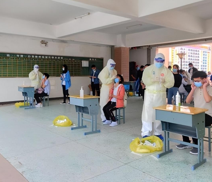 房卡必备教程“微信群牛牛房卡哪里购买”房卡链接获取