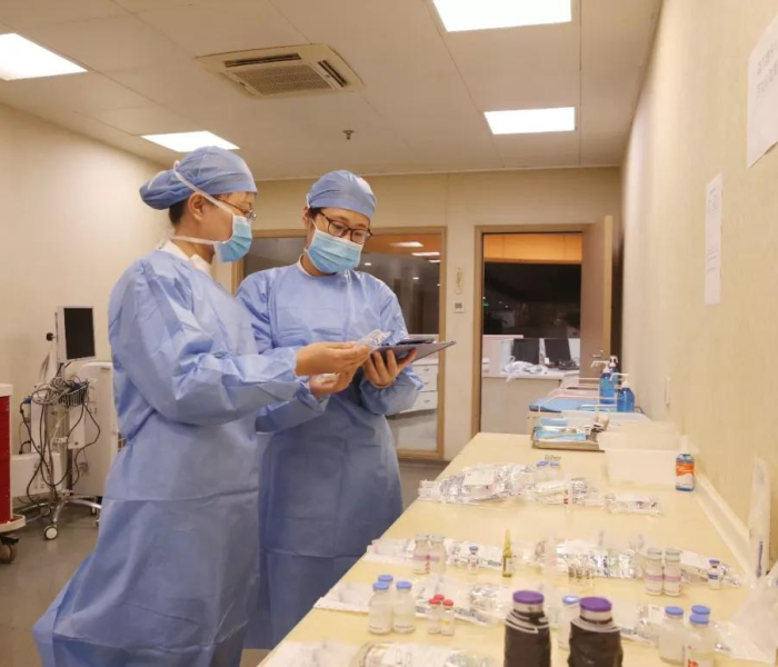 给大家讲解“微信群金花房卡”详细房卡怎么购买教程