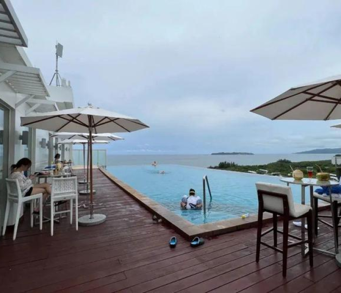 海南疫情下的三亚，一座旅游天堂的静默与复苏