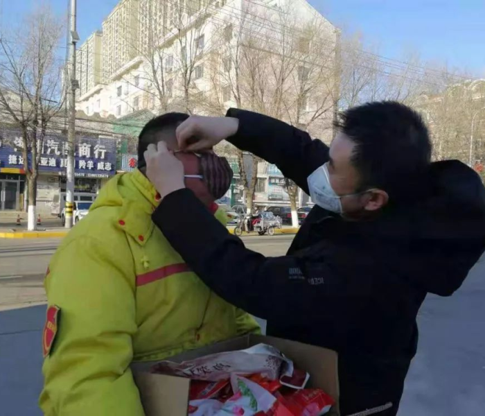 给大家讲解“射手座大厅牛牛房卡充值”详细房卡使用教程