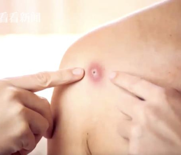 给大家讲解“微信牛牛群房卡怎么弄”详细房卡怎么购买教程