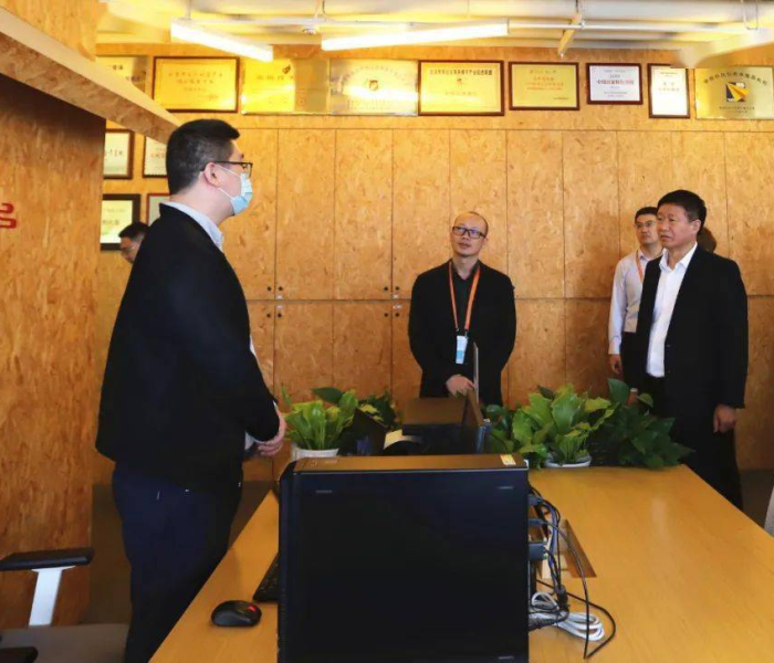 一分钟了解“微信炸 金花如何自建房间”详细房卡使用教程