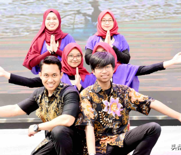 房卡必备教程“狂飙大厅牛牛金花房卡”详细房卡怎么购买教程