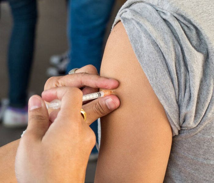 房卡必备教程“微信炸 金花怎样建房间”房卡获取方式