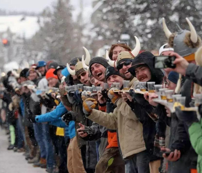 巨人的猎手网页版在线玩（巨人的猎手网页版在线玩游戏）