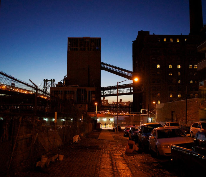 给大家讲解“微信斗牛牛房卡在哪里买”详细房卡教程