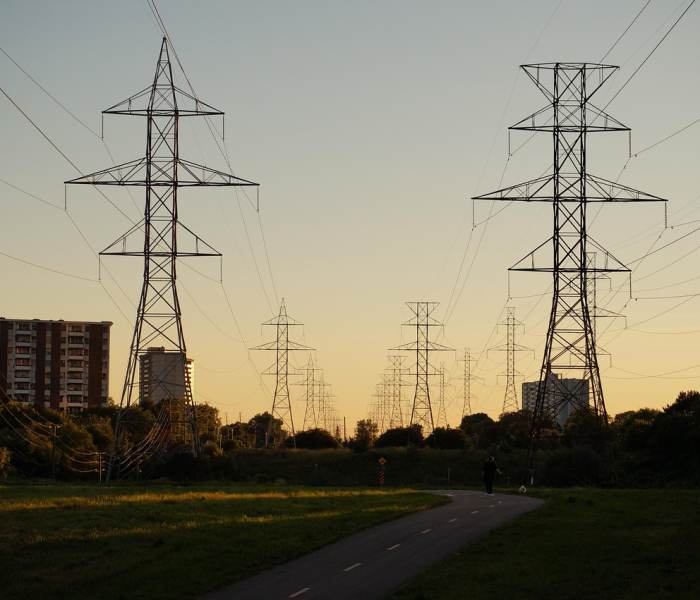 郑州疫情传播链启示录，超大城市公共卫生治理的破与立