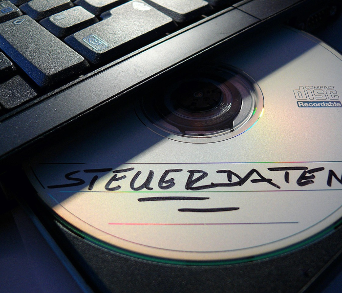 织密筑牢农村防疫网，2024年农村地区新冠肺炎等呼吸道传染病防控新规深度解读