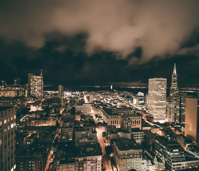 北京两地调整为中风险:北京两地调整为中风险地区