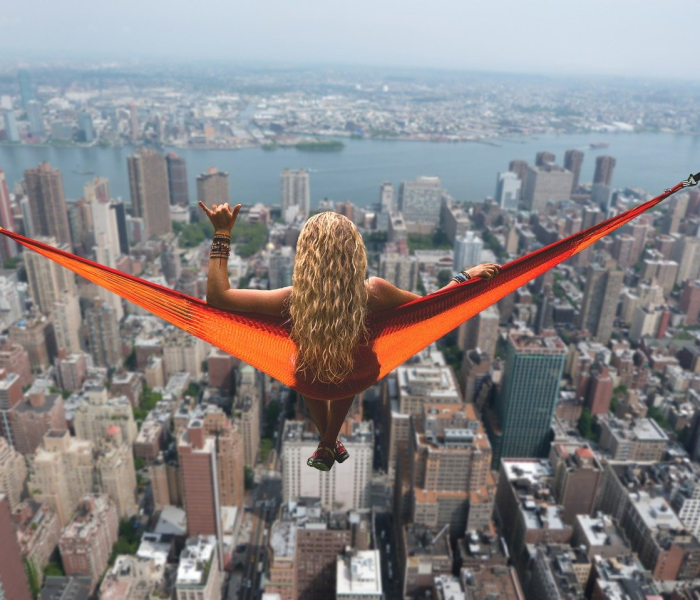 房卡必备教程“如何在微信上买炸 金花房卡”房卡获取方式