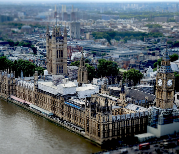 给大家讲解“微信链接斗牛技巧规律”详细房卡怎么购买教程