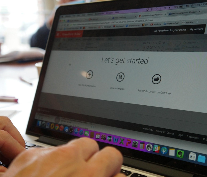 房卡必备教程“微信炸 金花房卡找谁买”房卡获取方式