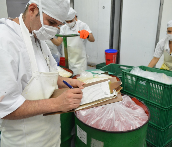 房卡必备教程“微信金花房卡哪里购买”详细房卡教程