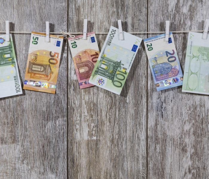 给大家讲解“在哪里买微信牛牛房卡”房卡获取方式