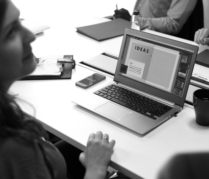 房卡必备教程“在哪里买微信牛牛房卡”详细房卡使用教程